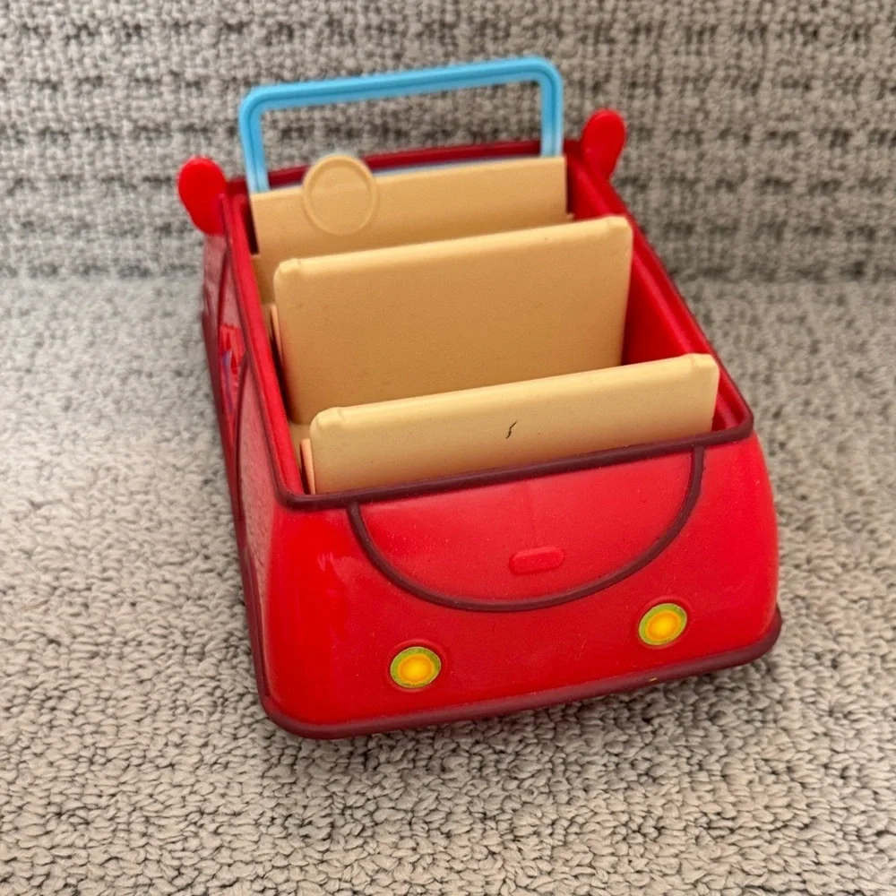 Peppa Pig Yellow Camper and Red Car Set